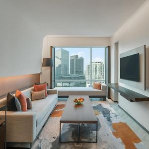 Corner Suite